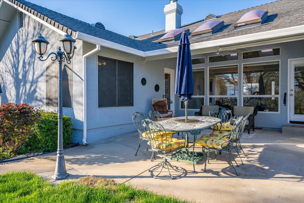 Redding, California, 96001, United States, 3 Bedrooms Bedrooms, ,2 BathroomsBathrooms,Residential,For Sale,1949690