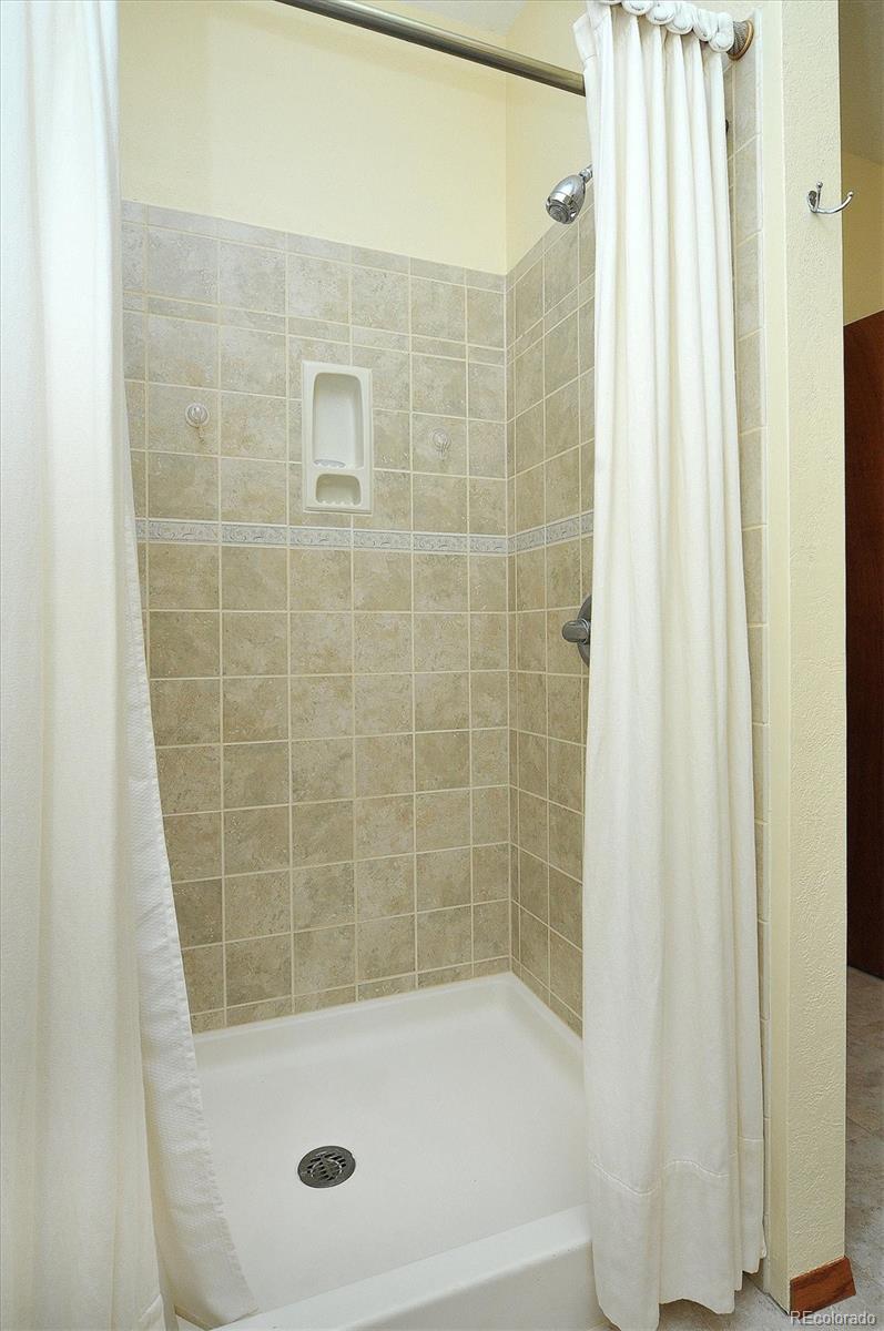 Howard, Colorado, 81233, United States, 4 Bedrooms Bedrooms, ,1 BathroomBathrooms,Residential,For Sale,1921674