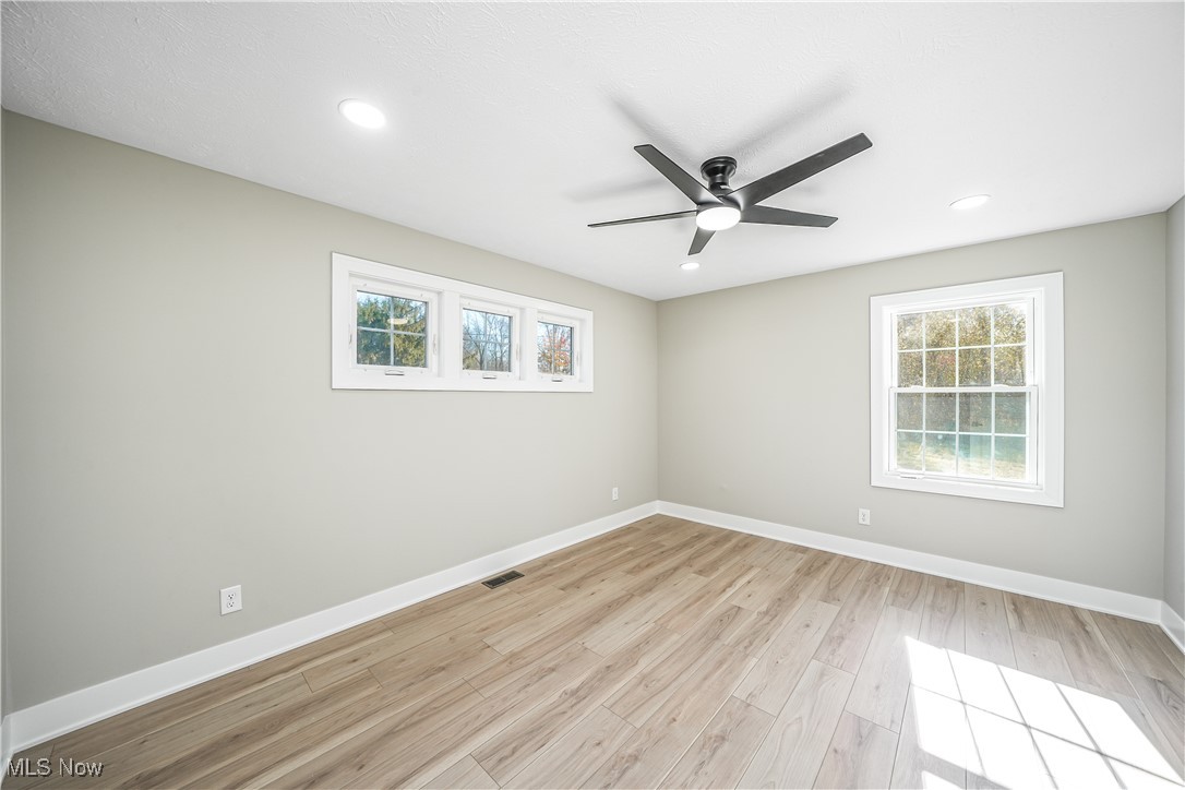 Aurora, Ohio, 44202, United States, 4 Bedrooms Bedrooms, ,4 BathroomsBathrooms,Residential,For Sale,1988117