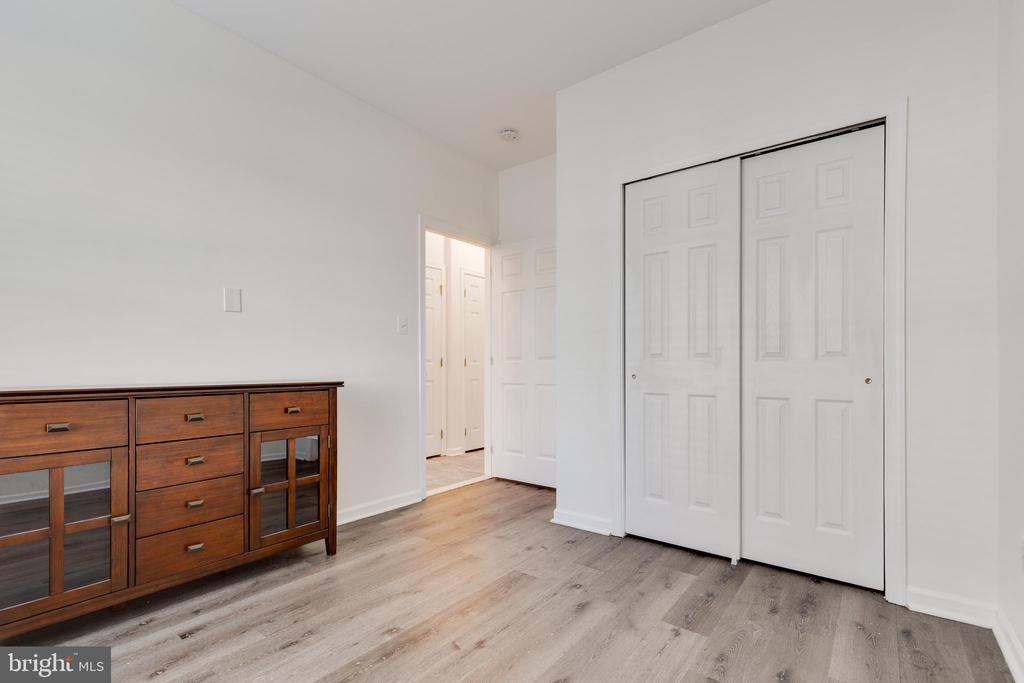 Chantilly, Virginia, 20152, United States, 4 Bedrooms Bedrooms, ,3 BathroomsBathrooms,Residential,For Sale,1988850