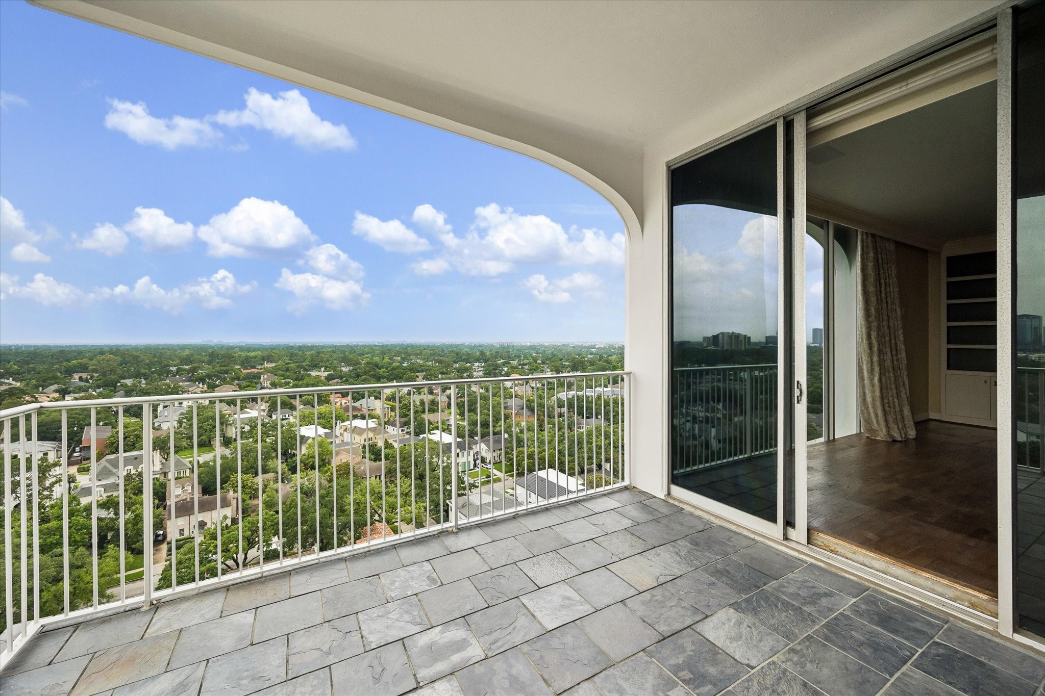  3711 San Felipe Street #14A - 物件實景