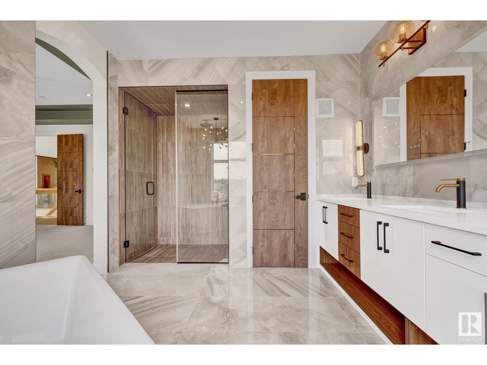 RURAL PARKLAND COUNTY, Alberta, T7X 0W7, CA, 6 Bedrooms Bedrooms, ,4 BathroomsBathrooms,Residential,For Sale,1839017