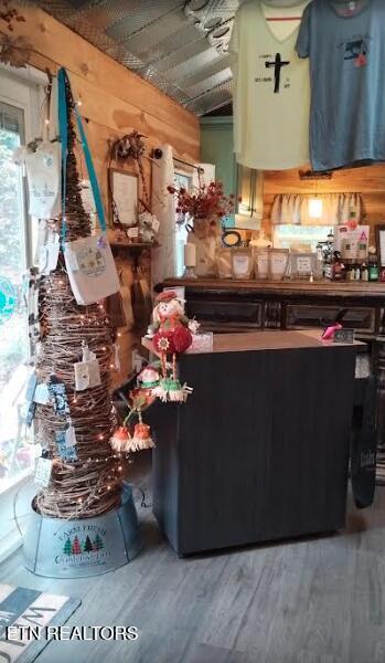 Englewood, Tennessee, 37329, United States, 2 Bedrooms Bedrooms, ,3 BathroomsBathrooms,Residential,For Sale,2002441