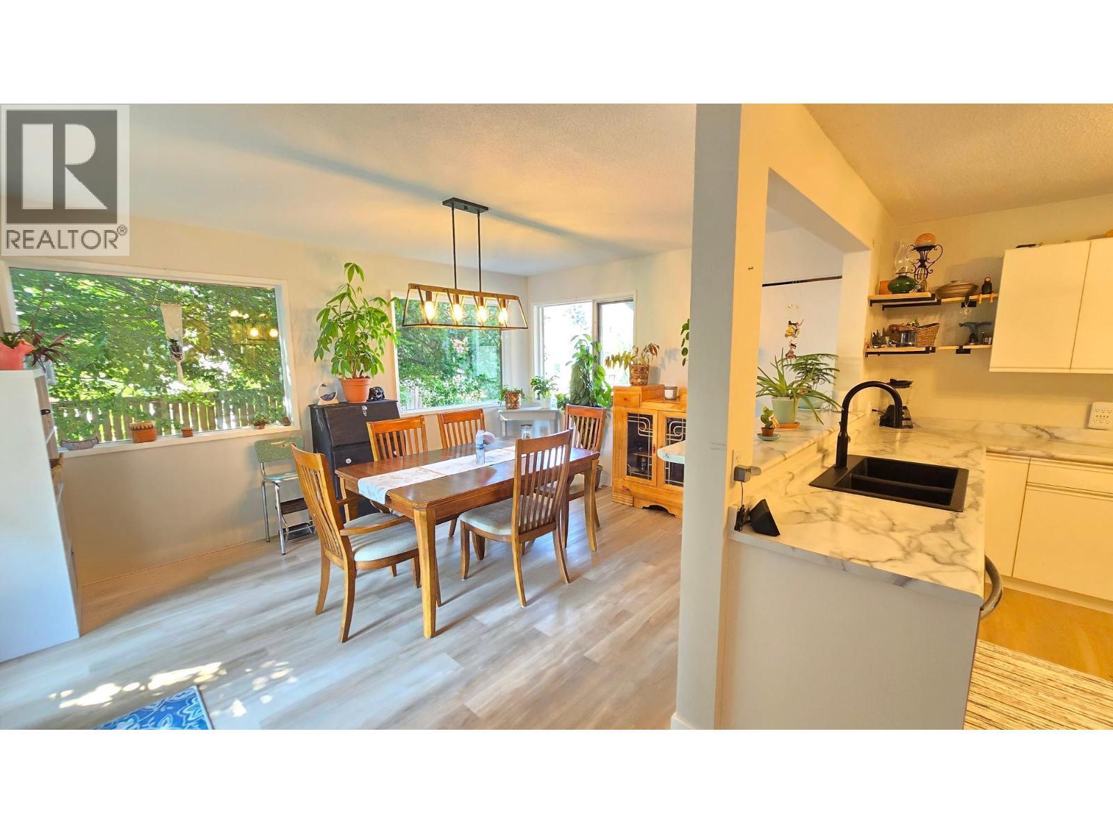 KAMLOOPS, British Columbia, V2C 4Y6, CA, 3 Bedrooms Bedrooms, ,2 BathroomsBathrooms,Residential,For Sale,1950750