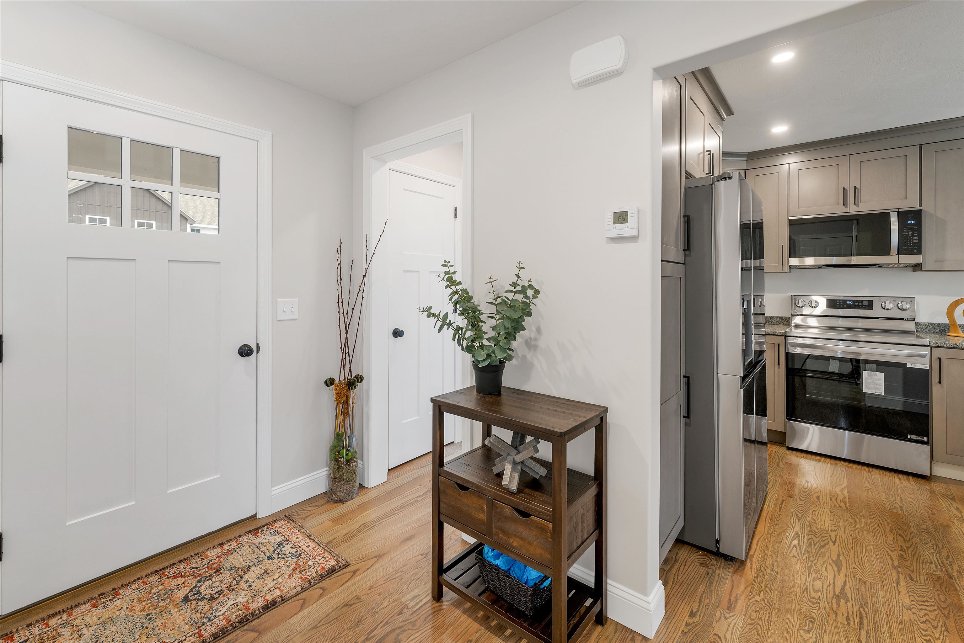 Litchfield, New Hampshire, 03052, United States, 3 Bedrooms Bedrooms, ,2 BathroomsBathrooms,Residential,For Sale,1860040