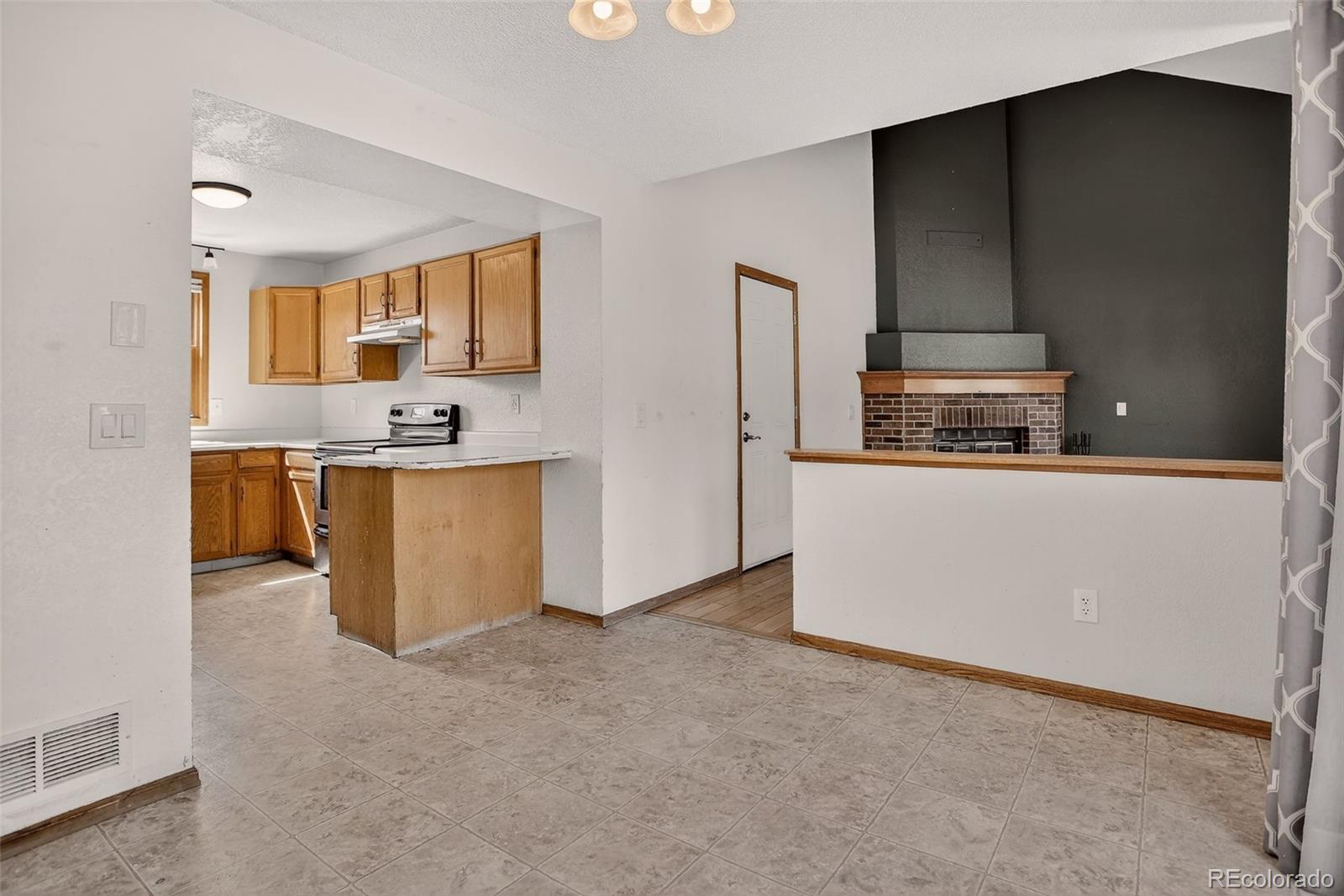 Thornton, Colorado, 80229, United States, 5 Bedrooms Bedrooms, ,2 BathroomsBathrooms,Residential,For Sale,1891126