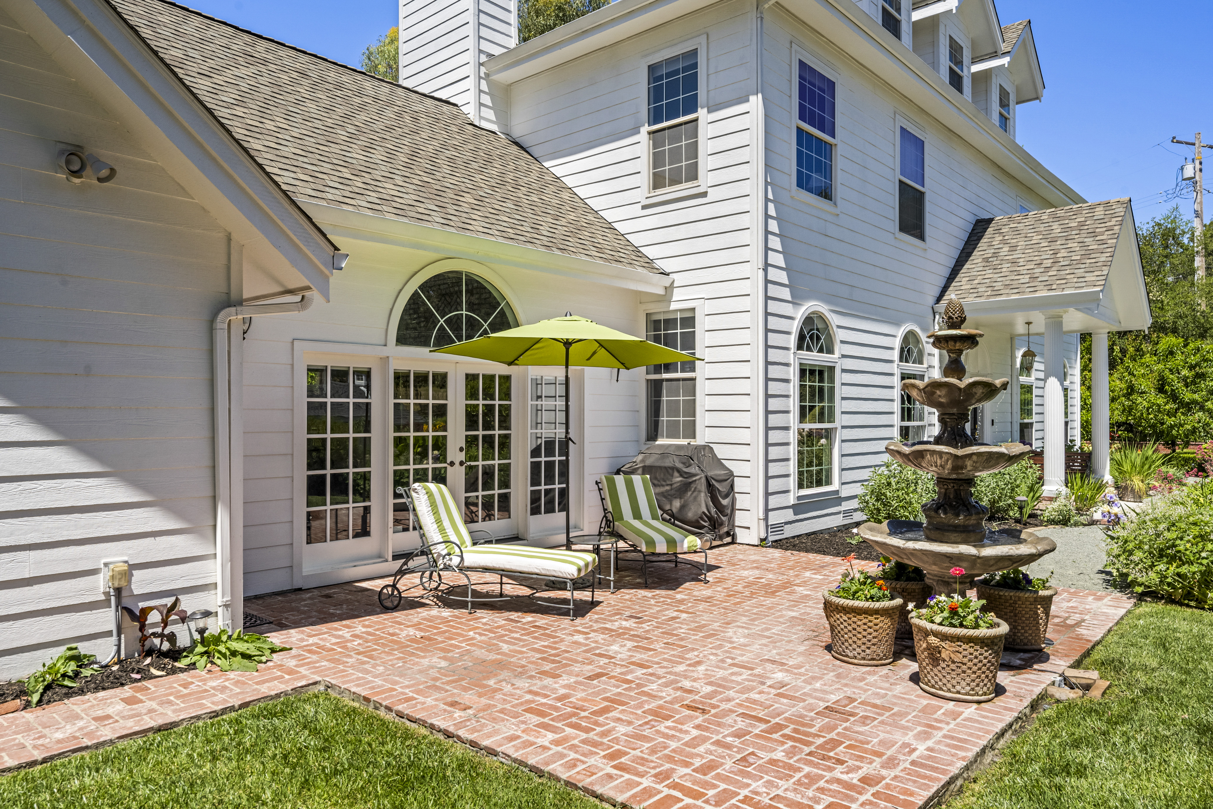  Grand Georgia Colonial Estate with Luxurious Designer Finishes - 物件實景