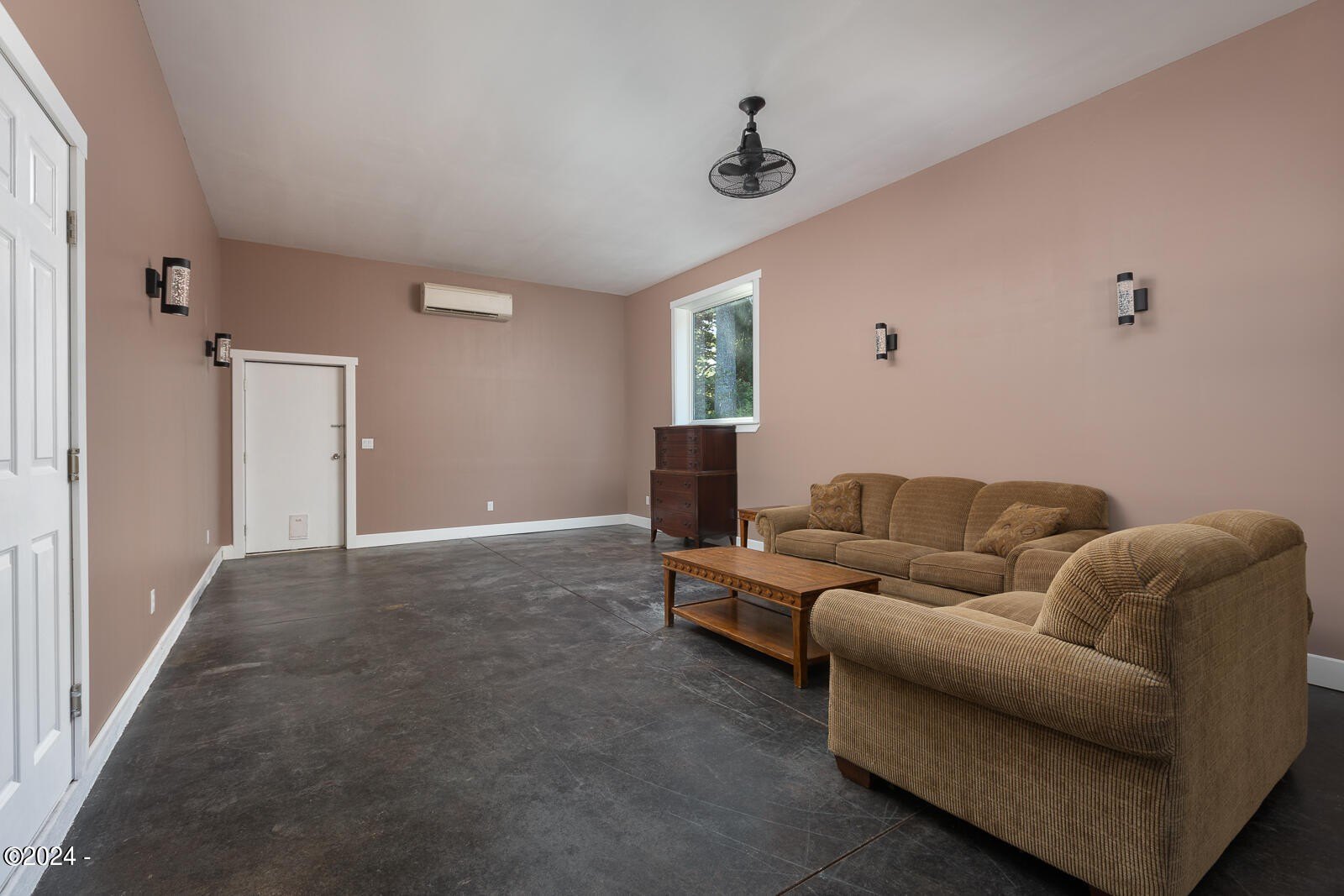 Waldport, Oregon, 97394, United States, 1 Bedroom Bedrooms, ,Residential,For Sale,1902038