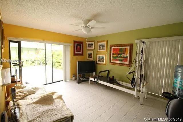 Hollywood, Florida, 33021, United States, 3 Bedrooms Bedrooms, ,3 BathroomsBathrooms,Residential,For Sale,1913231