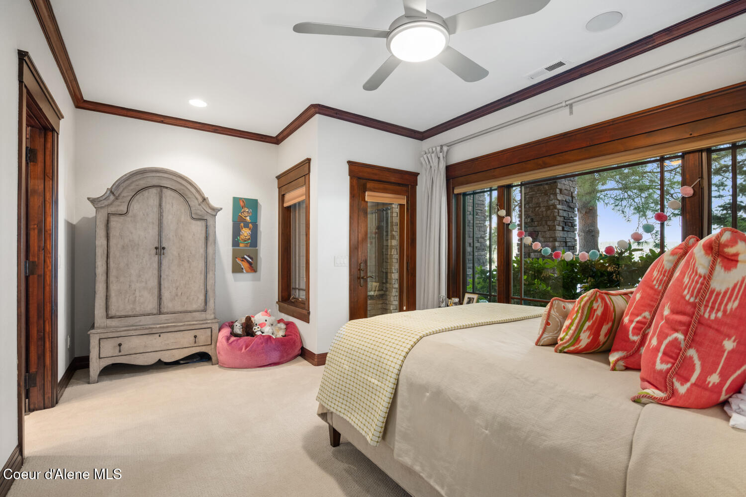 Coeur d'Alene, Idaho, 83814, United States, 4 Bedrooms Bedrooms, ,4 BathroomsBathrooms,Residential,For Sale,1909432