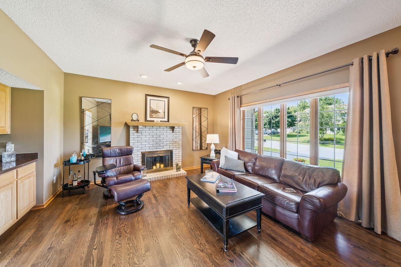 Woodbury, Minnesota, 55125, United States, 5 Bedrooms Bedrooms, ,3 BathroomsBathrooms,Residential,For Sale,1959198