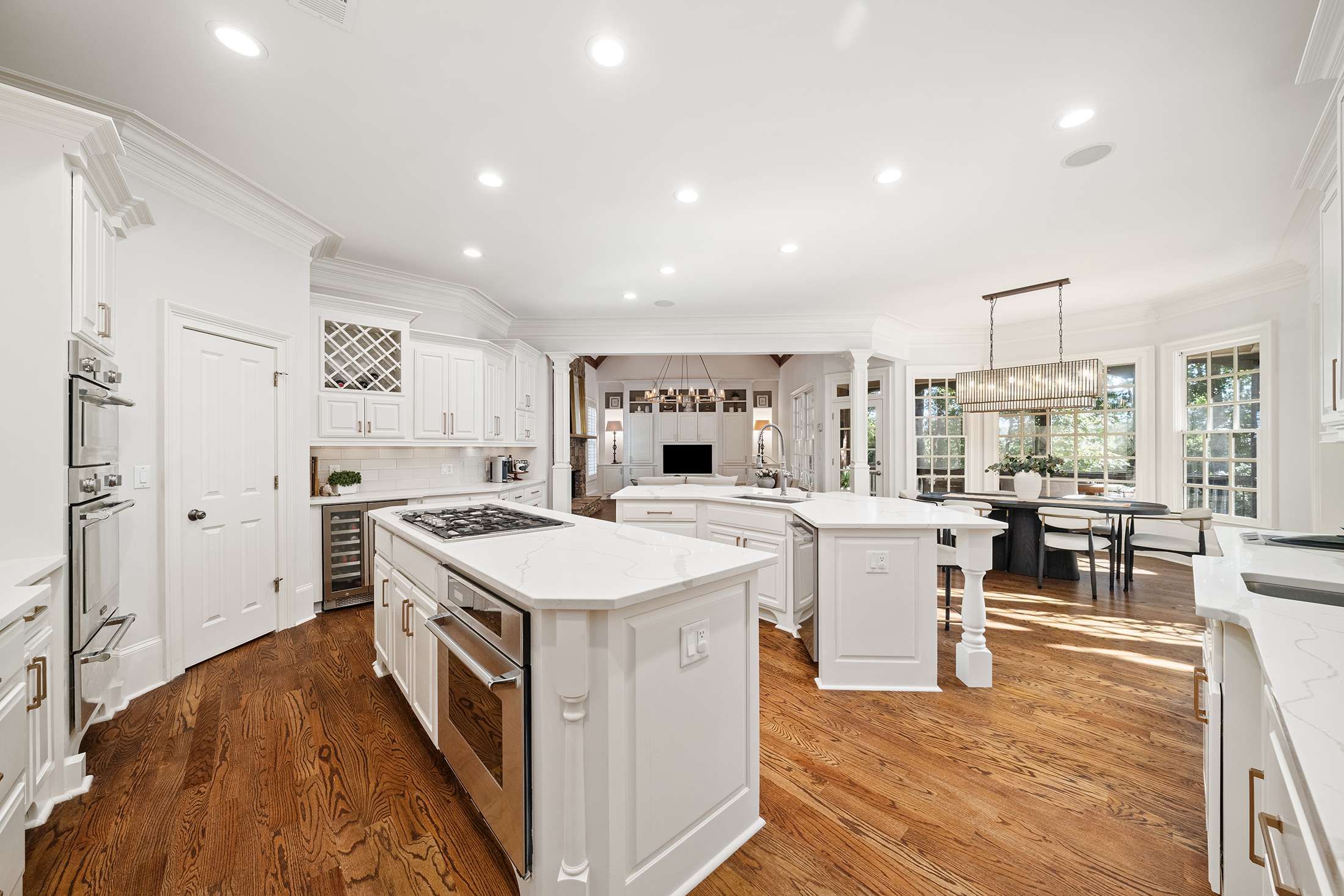 Located Within the Gated Greystone Farms Community in Milton - 物件實景