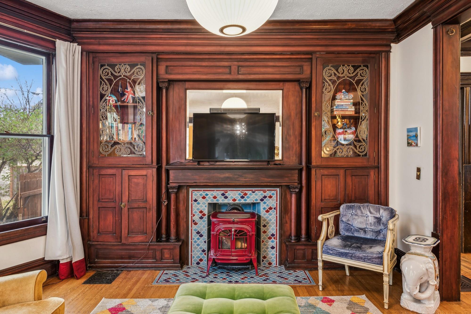 Minneapolis, Minnesota, 55408, United States, 4 Bedrooms Bedrooms, ,2 BathroomsBathrooms,Residential,For Sale,1898421