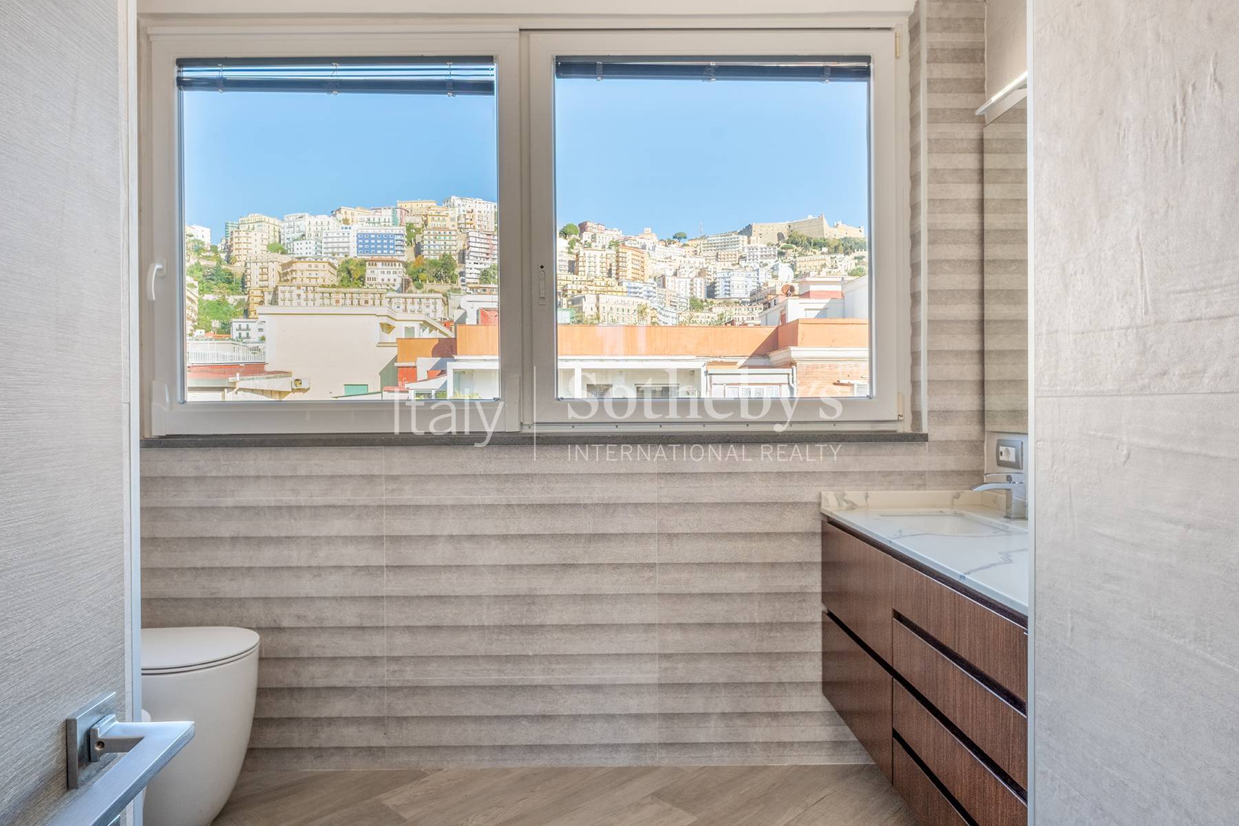  Renovated penthouse in the center of Chiaia - 物件實景