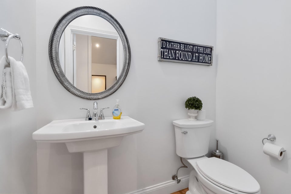 Burnside, Kentucky, 42519, United States, 5 Bedrooms Bedrooms, ,4 BathroomsBathrooms,Residential,For Sale,1978974