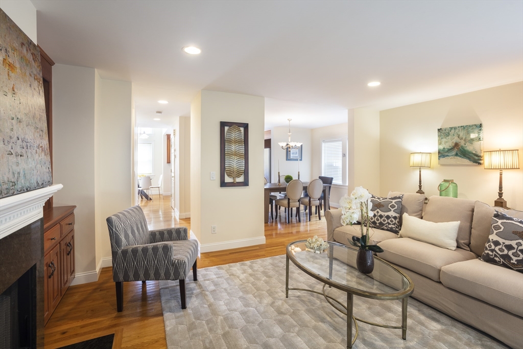 Newton, Massachusetts, 02161, United States, 3 Bedrooms Bedrooms, ,4 BathroomsBathrooms,Residential,For Sale,1940843