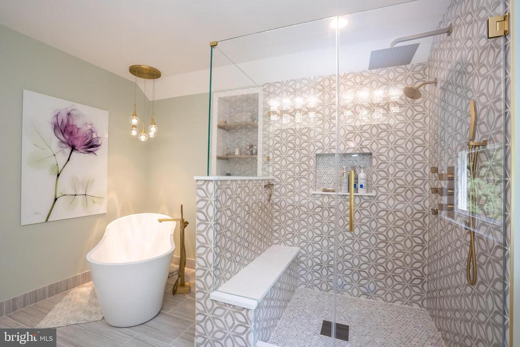 Monroe Township, New Jersey, 08831, United States, 5 Bedrooms Bedrooms, ,4 BathroomsBathrooms,Residential,For Sale,1895133