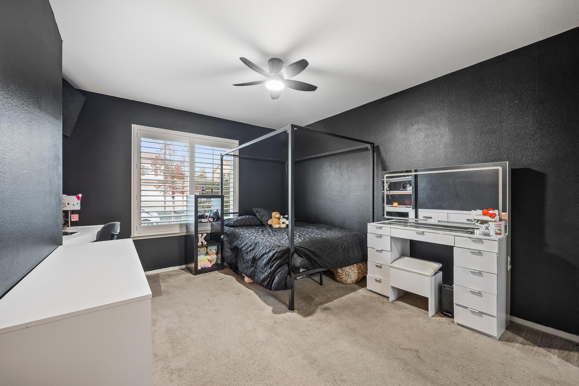 Hanford, California, 93230, United States, 4 Bedrooms Bedrooms, ,3 BathroomsBathrooms,Residential,For Sale,1985647