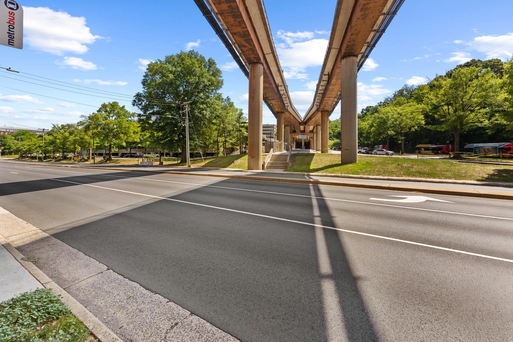  2451 Midtown Avenue, Alexandria, VA, 22303 - 物件實景