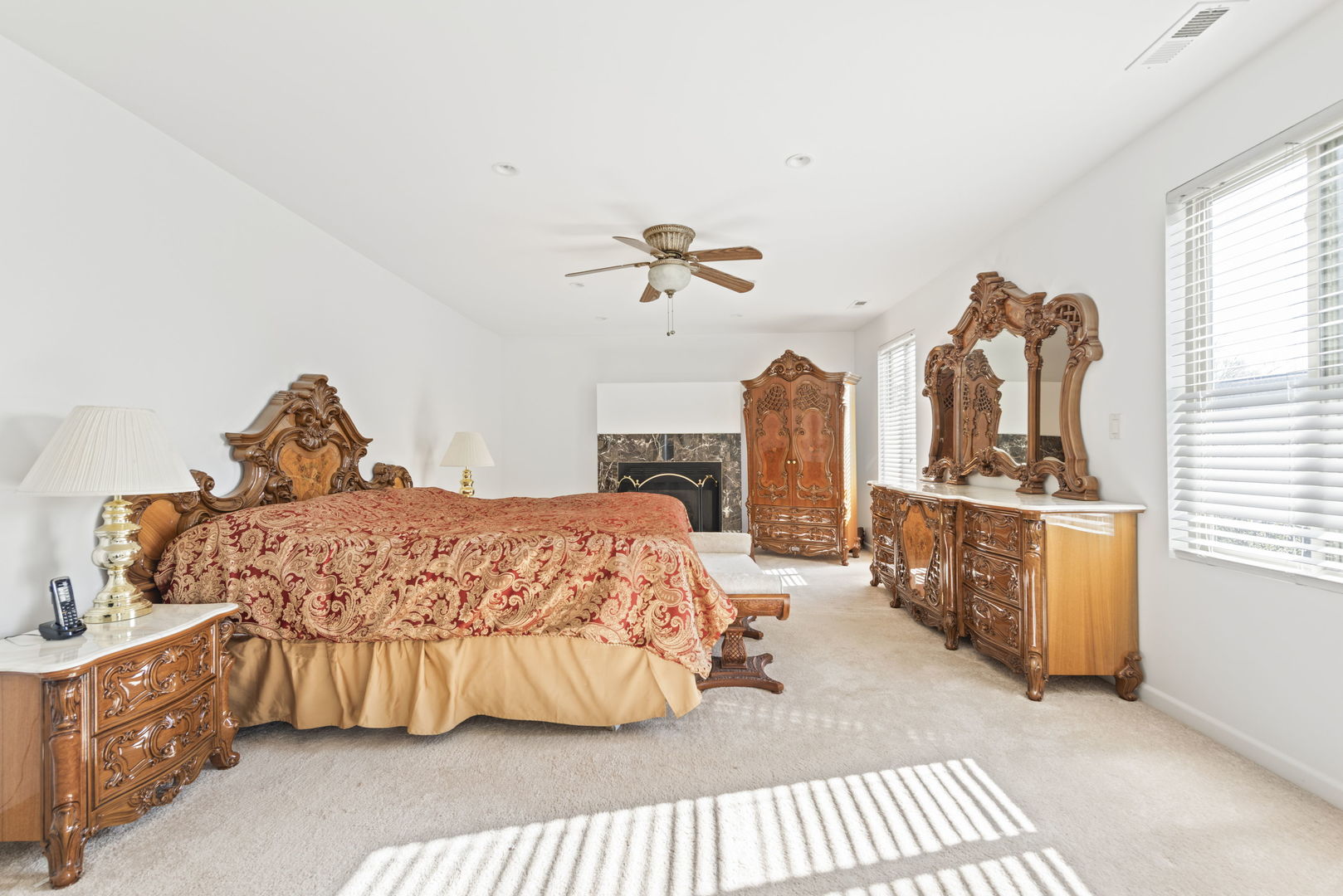 Lincolnshire, Illinois, 60069, United States, 4 Bedrooms Bedrooms, ,4 BathroomsBathrooms,Residential,For Sale,1877536