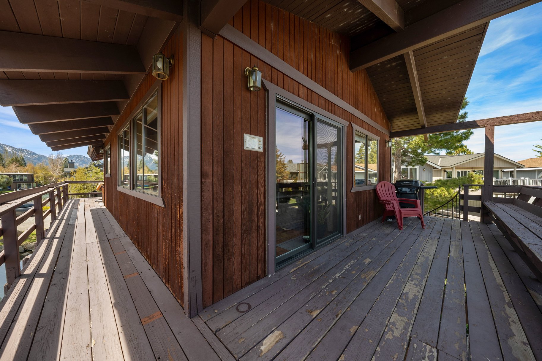  Tahoe Keys Charmer with Stunning Views - 物件實景