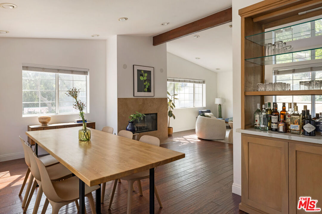 Los Angeles, California, 90039, United States, 3 Bedrooms Bedrooms, ,4 BathroomsBathrooms,Residential,For Sale,1924796