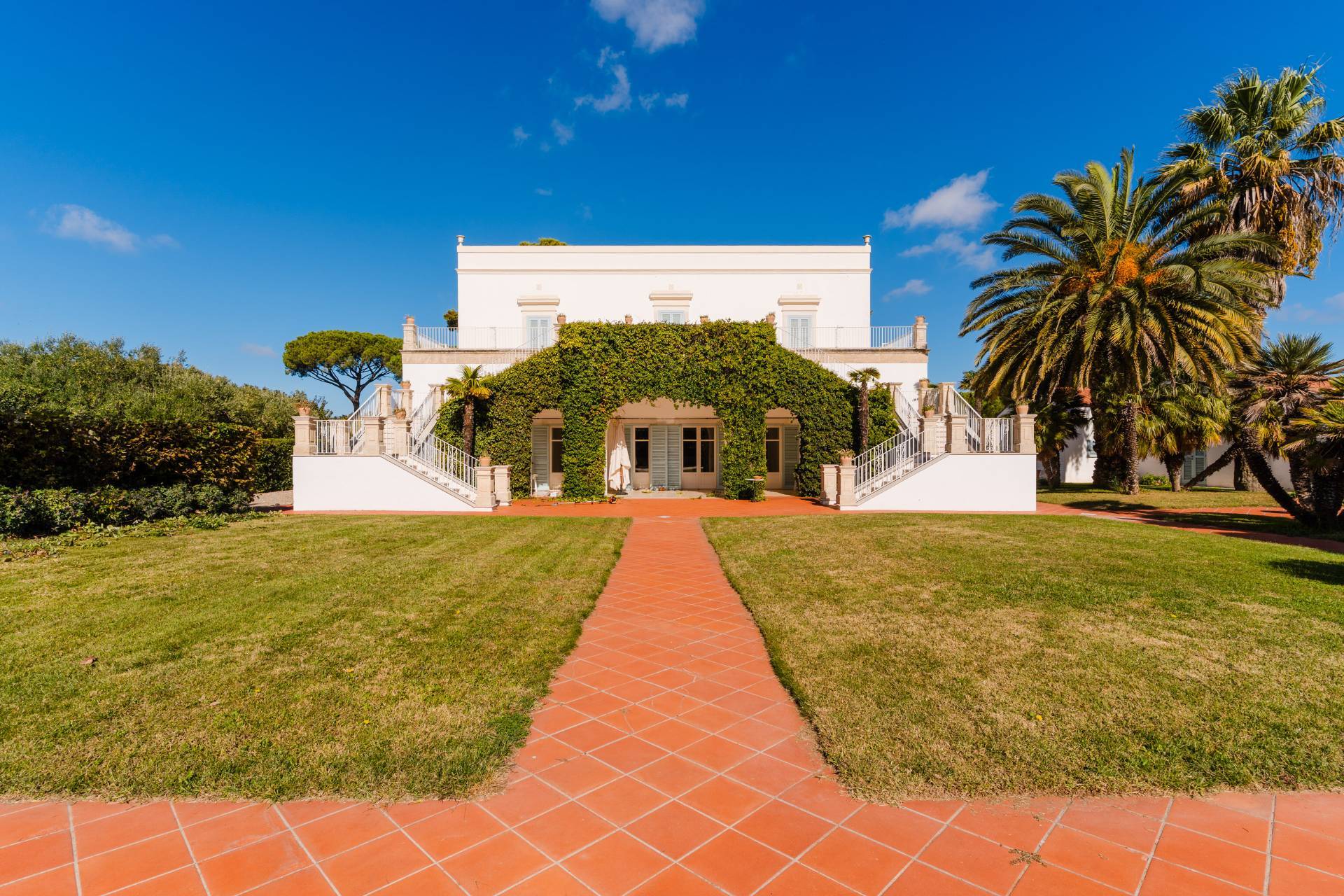 Gioia del Colle, Bari, 70023, IT, 6 Bedrooms Bedrooms, ,9 BathroomsBathrooms,Residential,For Sale,1991978