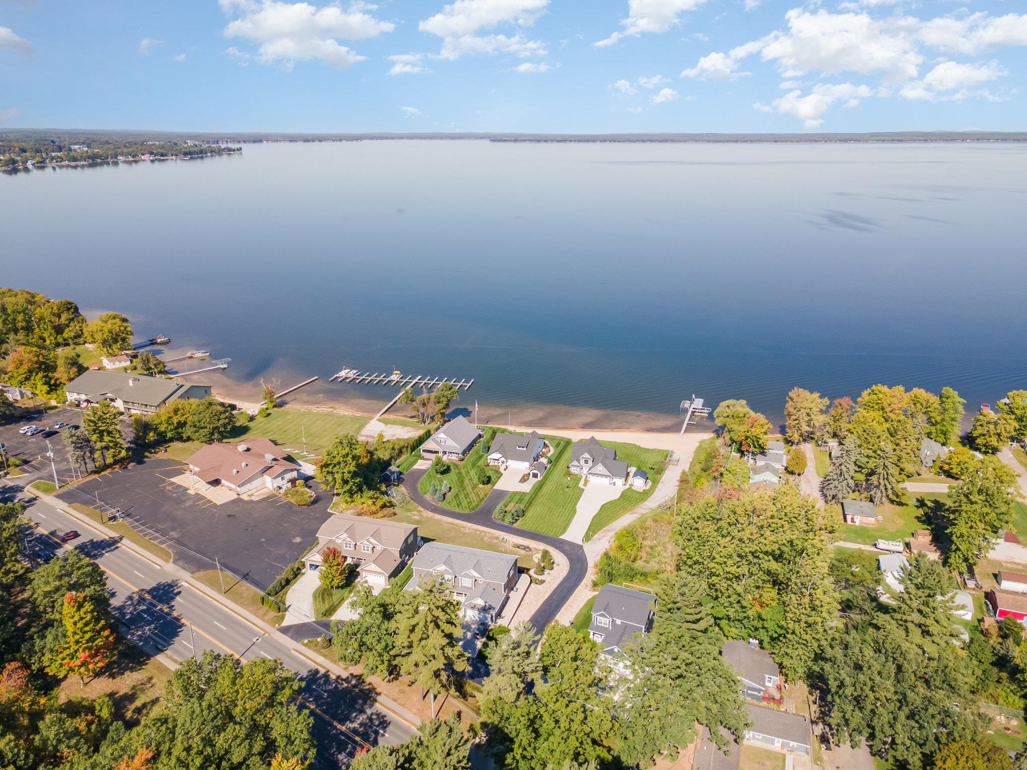 Houghton Lake, Michigan, 48629, United States, 3 Bedrooms Bedrooms, ,3 BathroomsBathrooms,Residential,For Sale,1983284