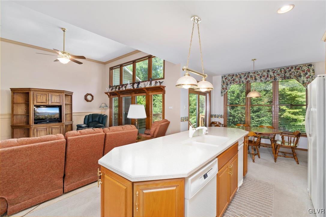 Upper Saucon Twp, Pennsylvania, 18034, United States, 3 Bedrooms Bedrooms, ,3 BathroomsBathrooms,Residential,For Sale,1928759