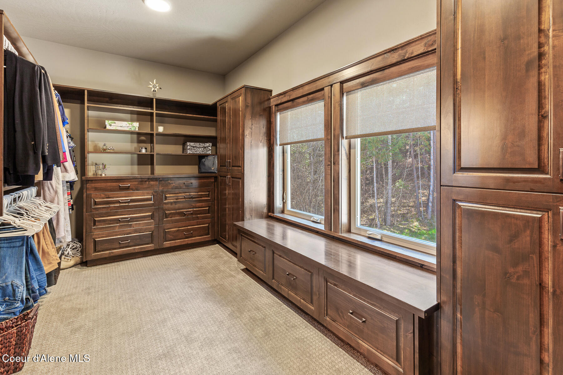 Coeur d'Alene, Idaho, 83814, United States, 5 Bedrooms Bedrooms, ,5 BathroomsBathrooms,Residential,For Sale,1763512