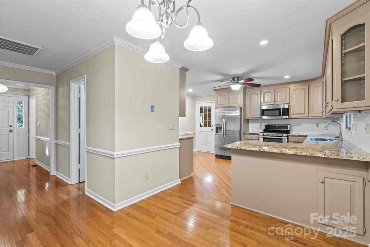 Kannapolis, North Carolina, 28081, United States, 3 Bedrooms Bedrooms, ,4 BathroomsBathrooms,Residential,For Sale,1989536