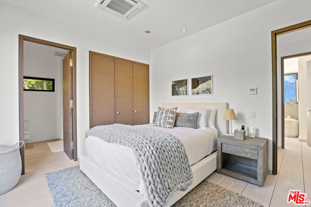 Malibu, California, 90265, United States, 3 Bedrooms Bedrooms, ,4 BathroomsBathrooms,Residential,For Sale,1746173