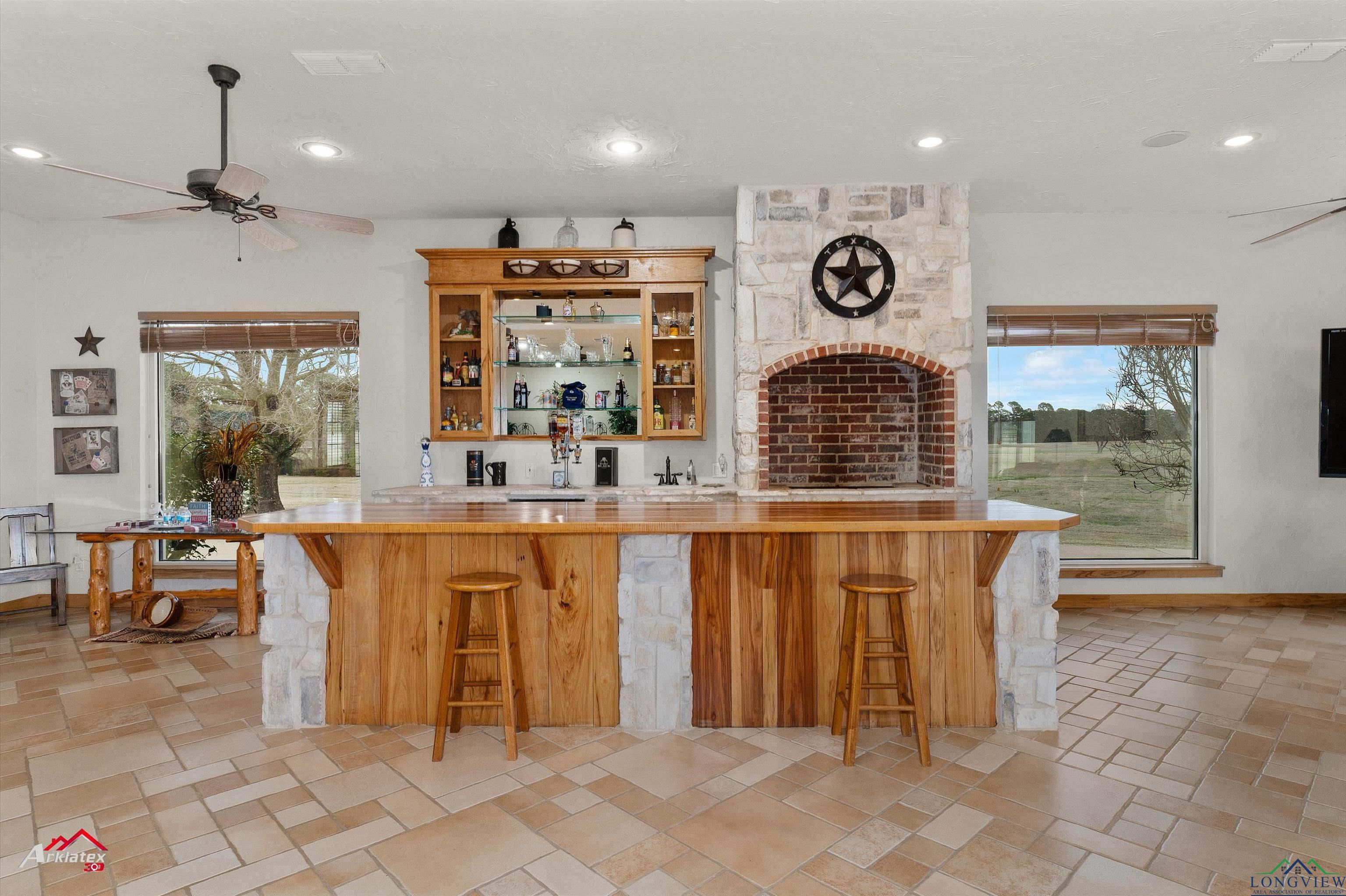 Marshall, Texas, 75672-4947, United States, 3 Bedrooms Bedrooms, ,4 BathroomsBathrooms,Residential,For Sale,1982293