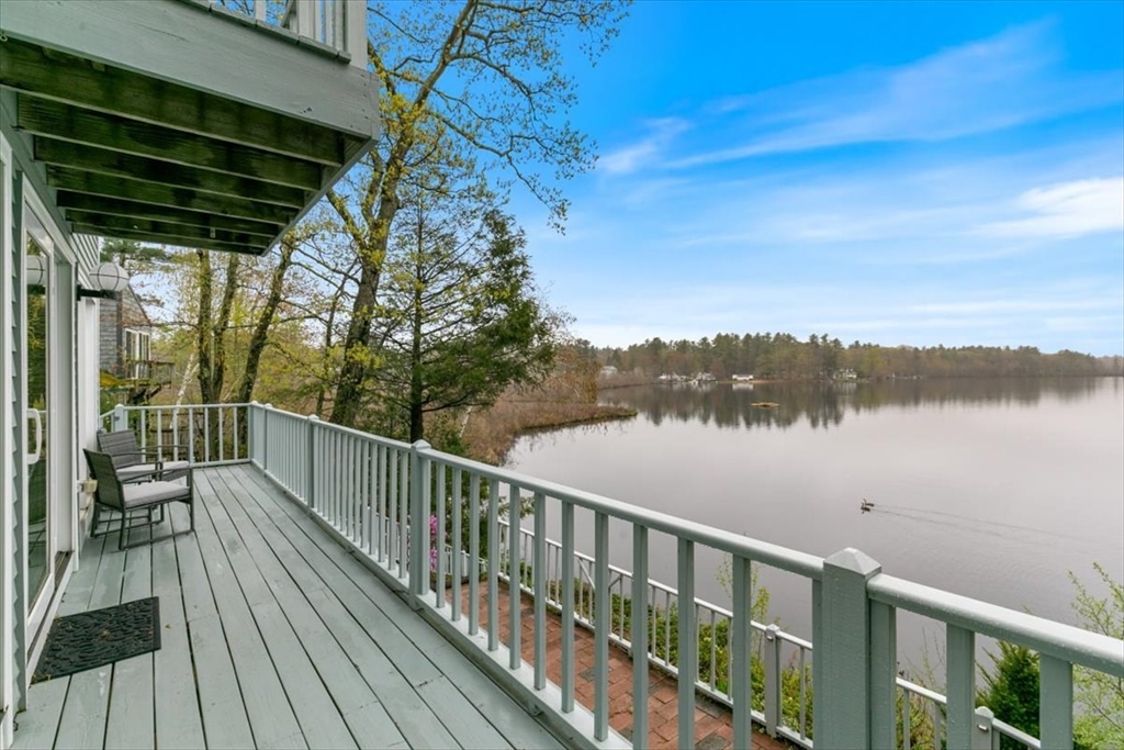 Kingston, New Hampshire, 03848, United States, 2 Bedrooms Bedrooms, ,2 BathroomsBathrooms,Residential,For Sale,1879269