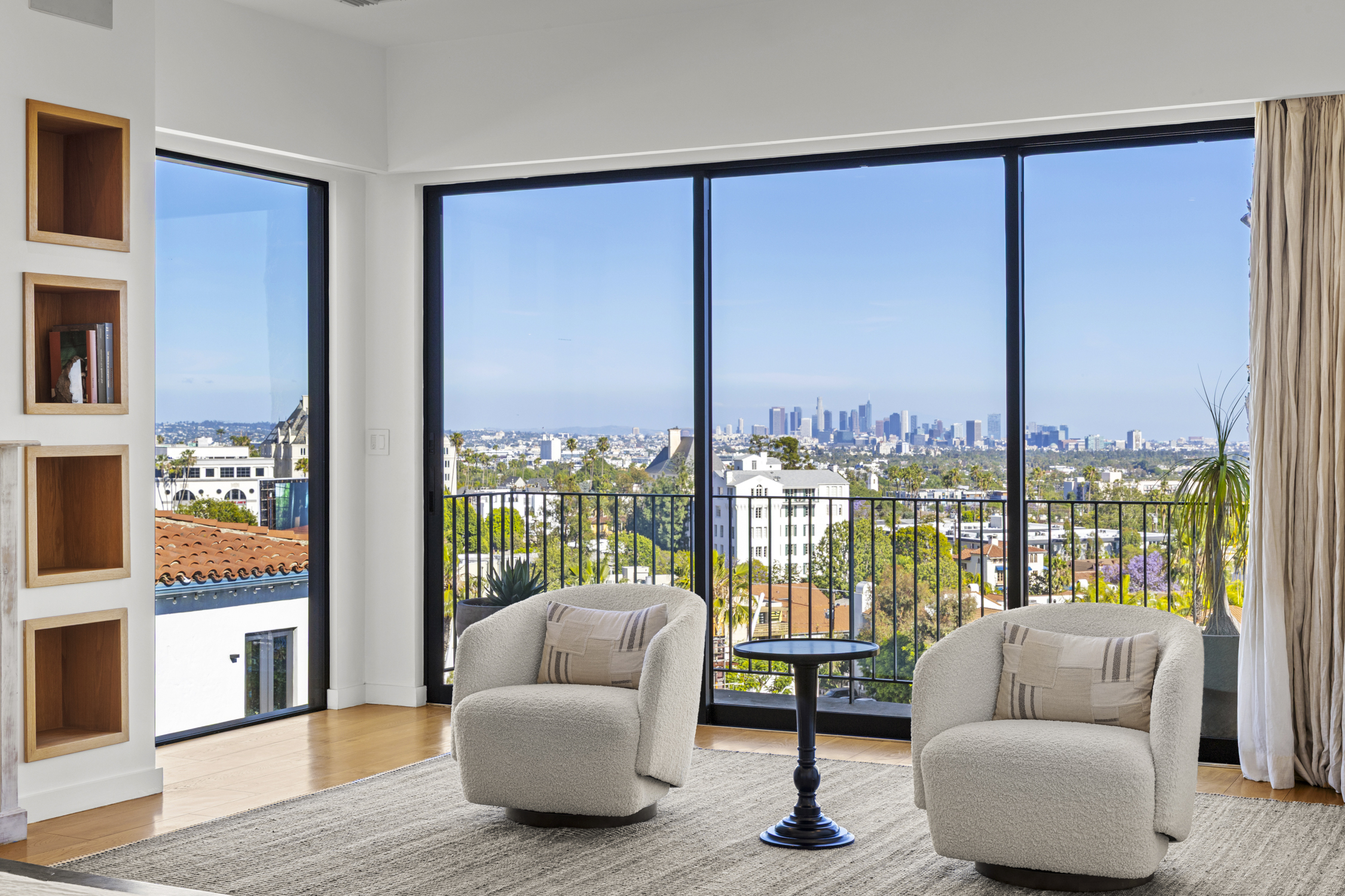  8241 Lincoln Terrace - 物件實景