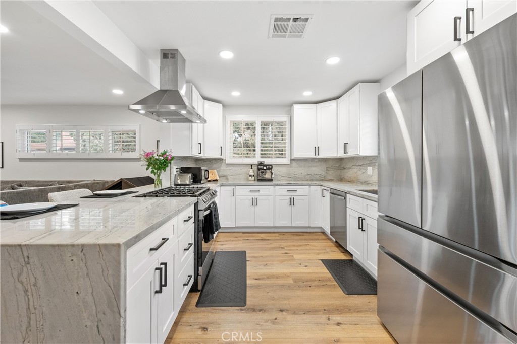 Woodland Hills, California, 91364, United States, 3 Bedrooms Bedrooms, ,2 BathroomsBathrooms,Residential,For Sale,1902441