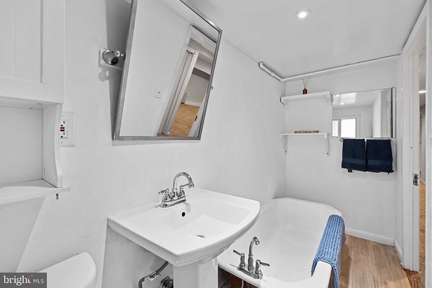 Washington, District of Columbia, 20002, United States, 3 Bedrooms Bedrooms, ,2 BathroomsBathrooms,Residential,For Sale,1964889