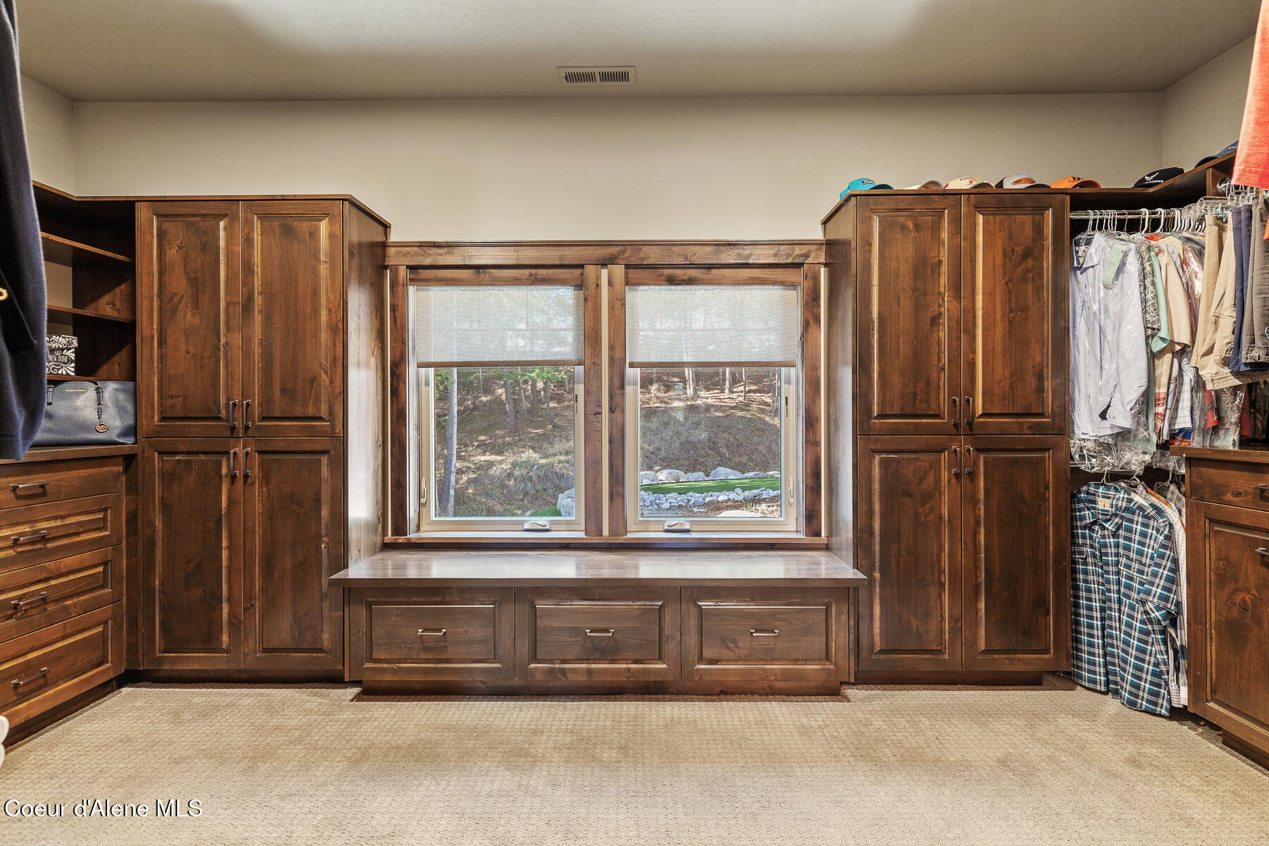 Coeur d'Alene, Idaho, 83814, United States, 5 Bedrooms Bedrooms, ,5 BathroomsBathrooms,Residential,For Sale,1763512