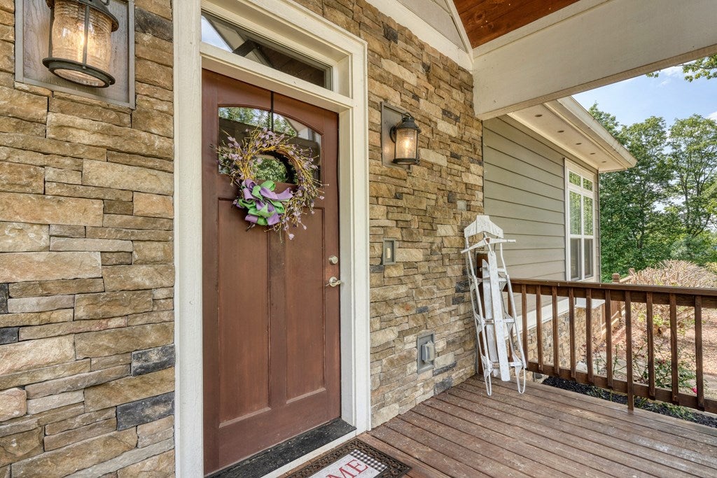 Hiawassee, Georgia, 30546, United States, 3 Bedrooms Bedrooms, ,4 BathroomsBathrooms,Residential,For Sale,1721105
