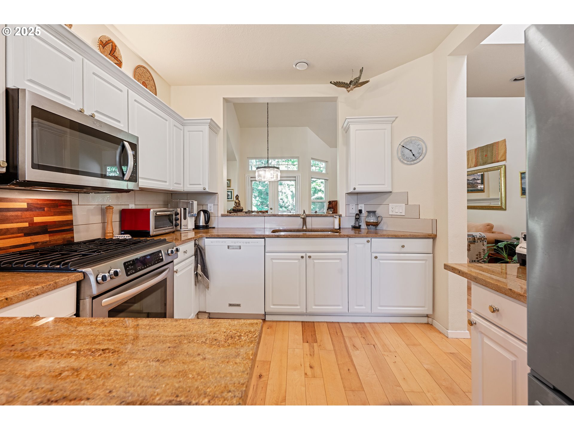 Portland, Oregon, 97229, United States, 2 Bedrooms Bedrooms, ,2 BathroomsBathrooms,Residential,For Sale,1925934