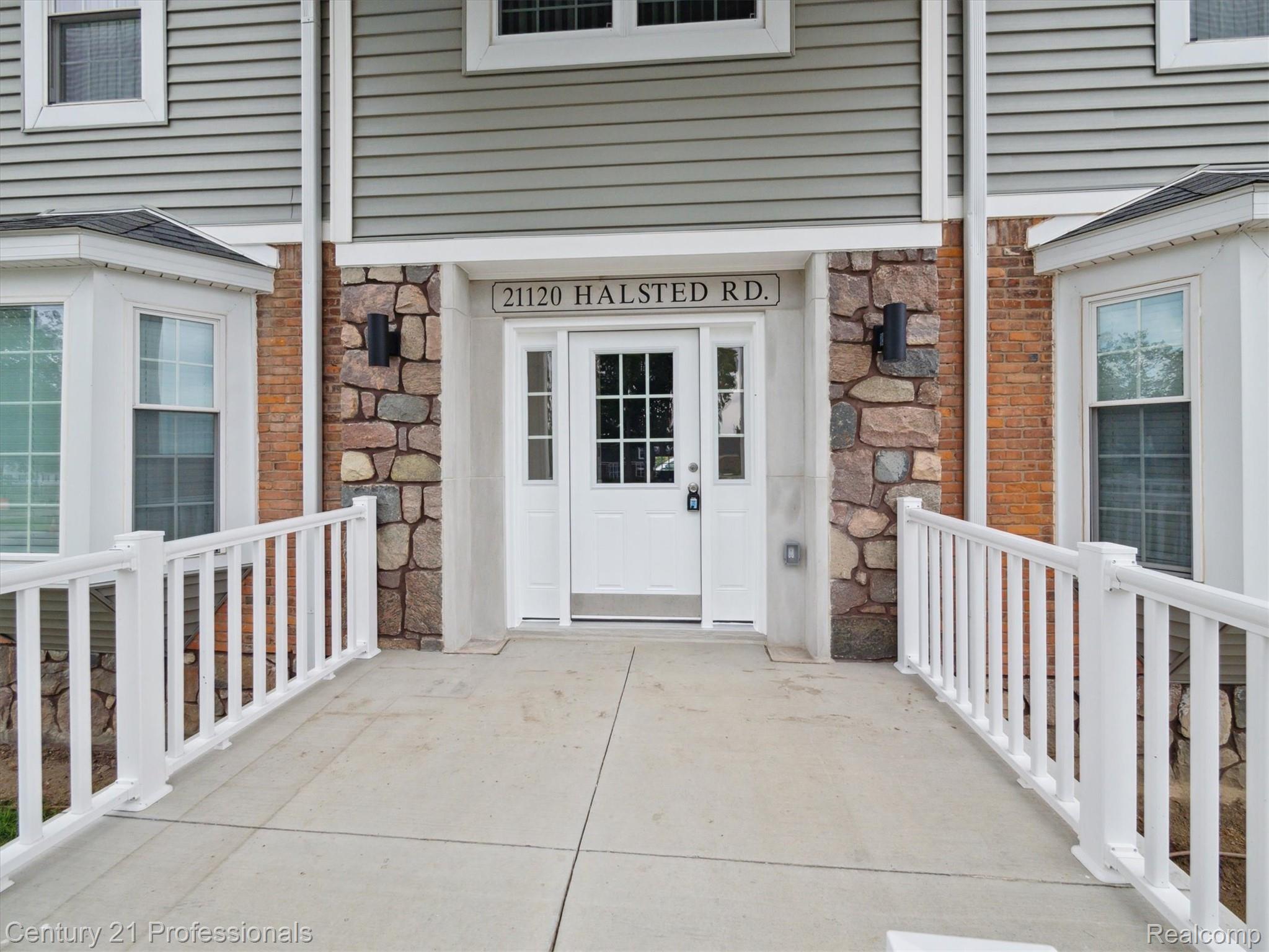 FarmingtonHills, Michigan, 48167, United States, 4 Bedrooms Bedrooms, ,4 BathroomsBathrooms,Residential,For Sale,1895323