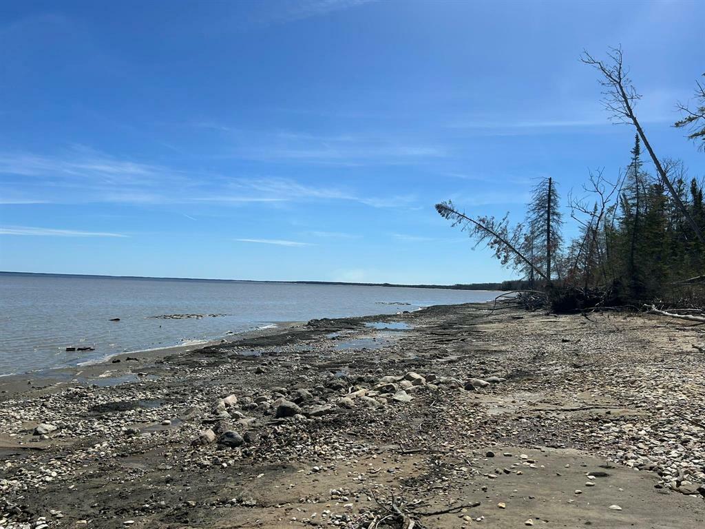 TRAVERSE BAY, Manitoba, R0E 2A0, CA, 2 Bedrooms Bedrooms, ,1 BathroomBathrooms,Residential,For Sale,1838361