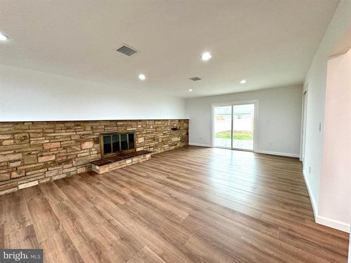 Lawrence, New Jersey, 08648, United States, 4 Bedrooms Bedrooms, ,3 BathroomsBathrooms,Residential,For Sale,1930048