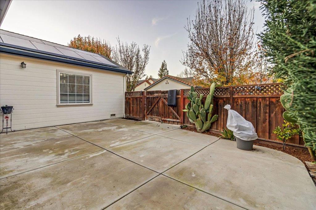 King City, California, 93930, United States, 4 Bedrooms Bedrooms, ,3 BathroomsBathrooms,Residential,For Sale,2010438