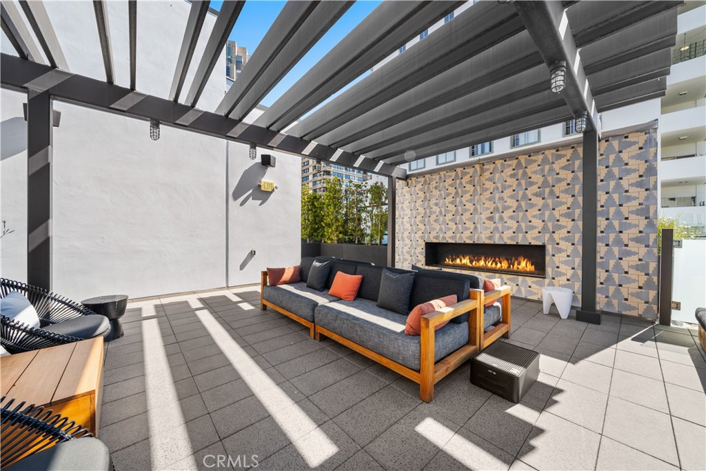 Los Angeles, California, 90024, United States, 2 Bedrooms Bedrooms, ,2 BathroomsBathrooms,Residential,For Sale,1746972