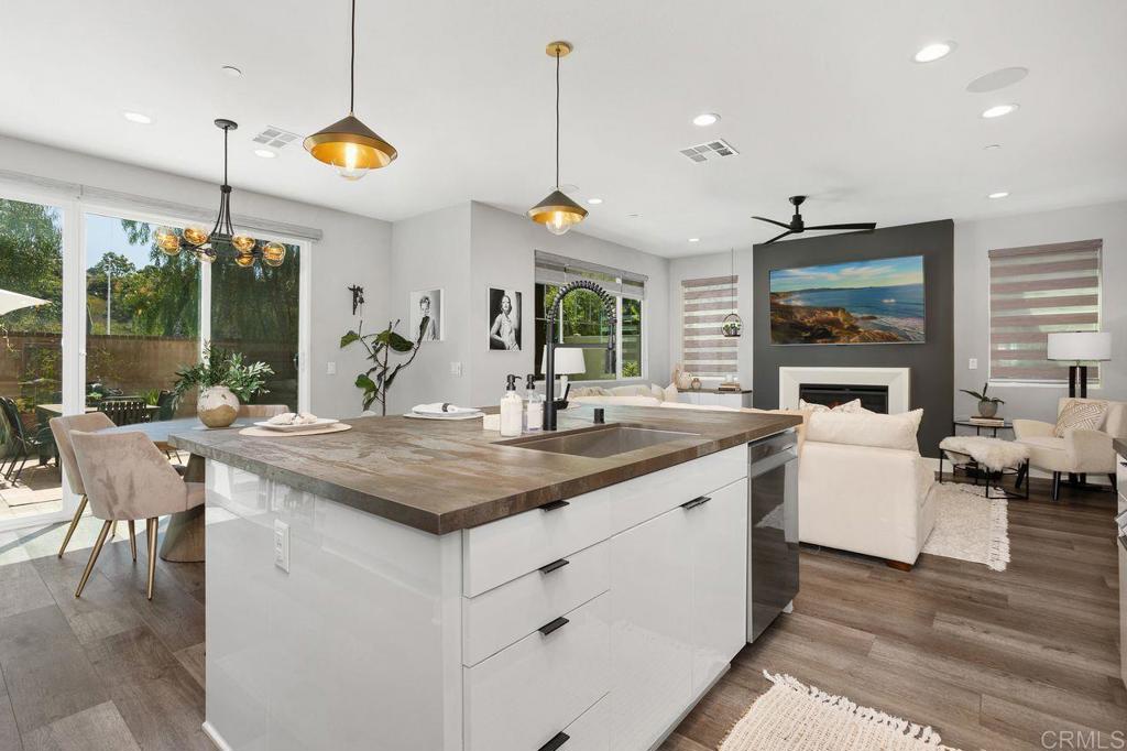 Carlsbad, California, 92010, United States, 3 Bedrooms Bedrooms, ,3 BathroomsBathrooms,Residential,For Sale,1942261