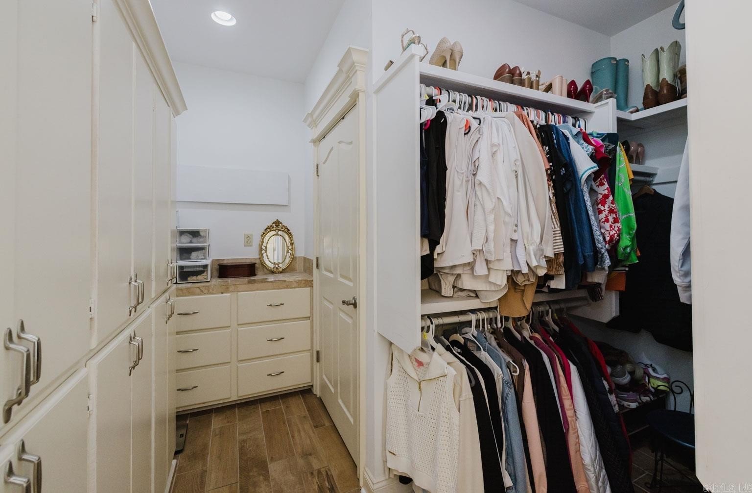 Benton, Arkansas, 72019, United States, 4 Bedrooms Bedrooms, ,4 BathroomsBathrooms,Residential,For Sale,1976443