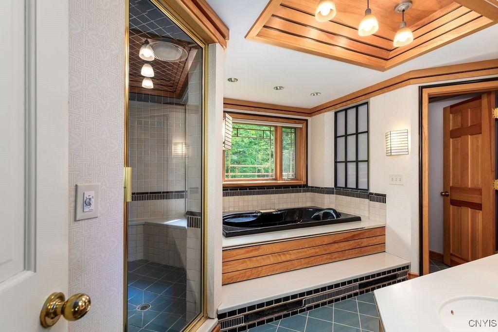 Jamesville, New York, 13078, United States, 4 Bedrooms Bedrooms, ,4 BathroomsBathrooms,Residential,For Sale,1829138