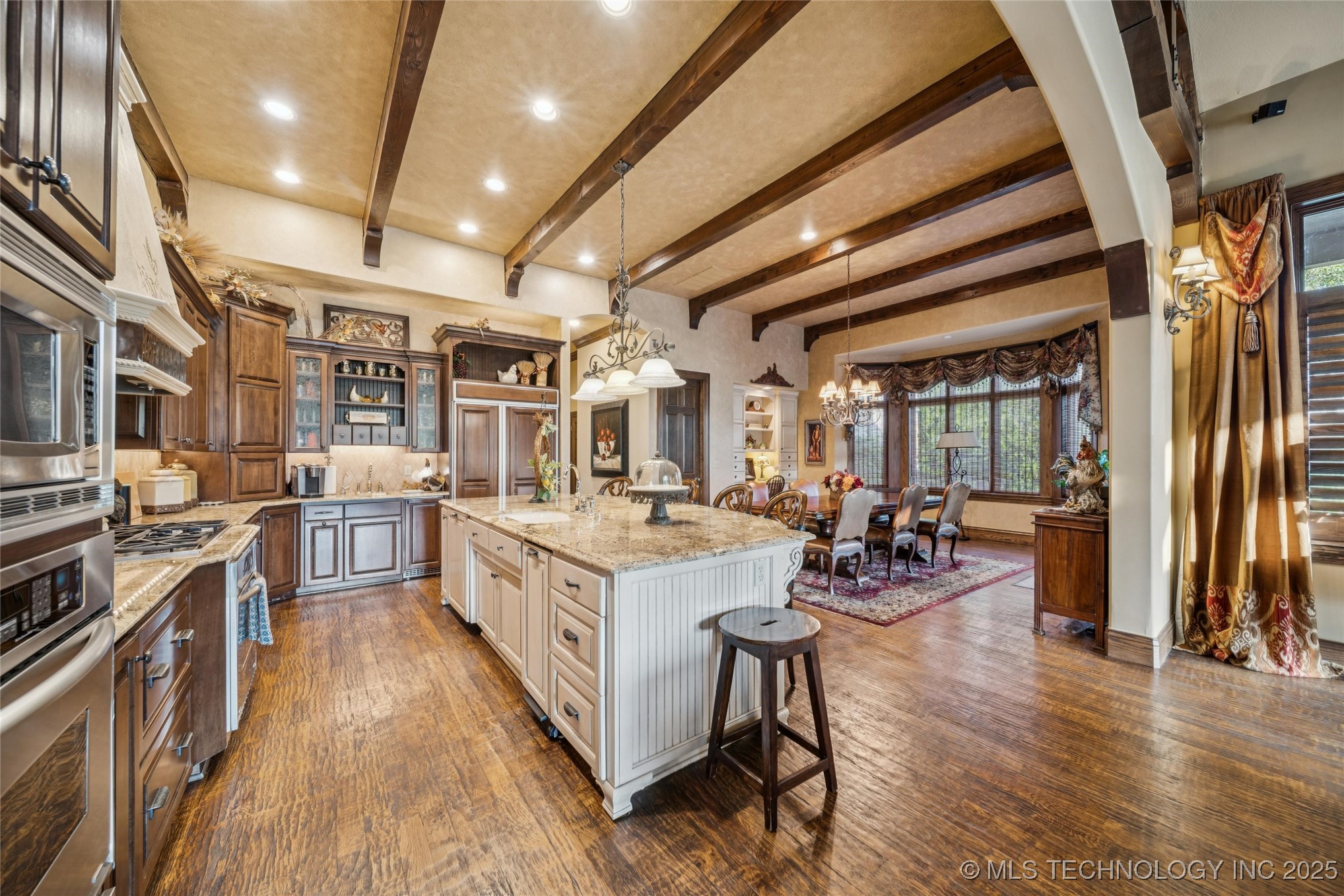 Mounds, Oklahoma, 74047, United States, 4 Bedrooms Bedrooms, ,6 BathroomsBathrooms,Residential,For Sale,1960960