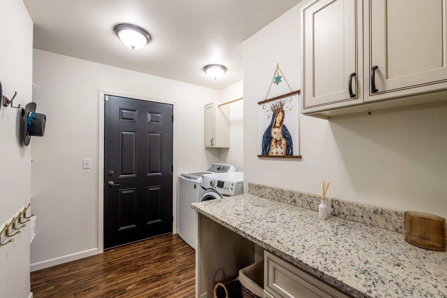 Sheridan, Wyoming, 82801, United States, 5 Bedrooms Bedrooms, ,3 BathroomsBathrooms,Residential,For Sale,2011699